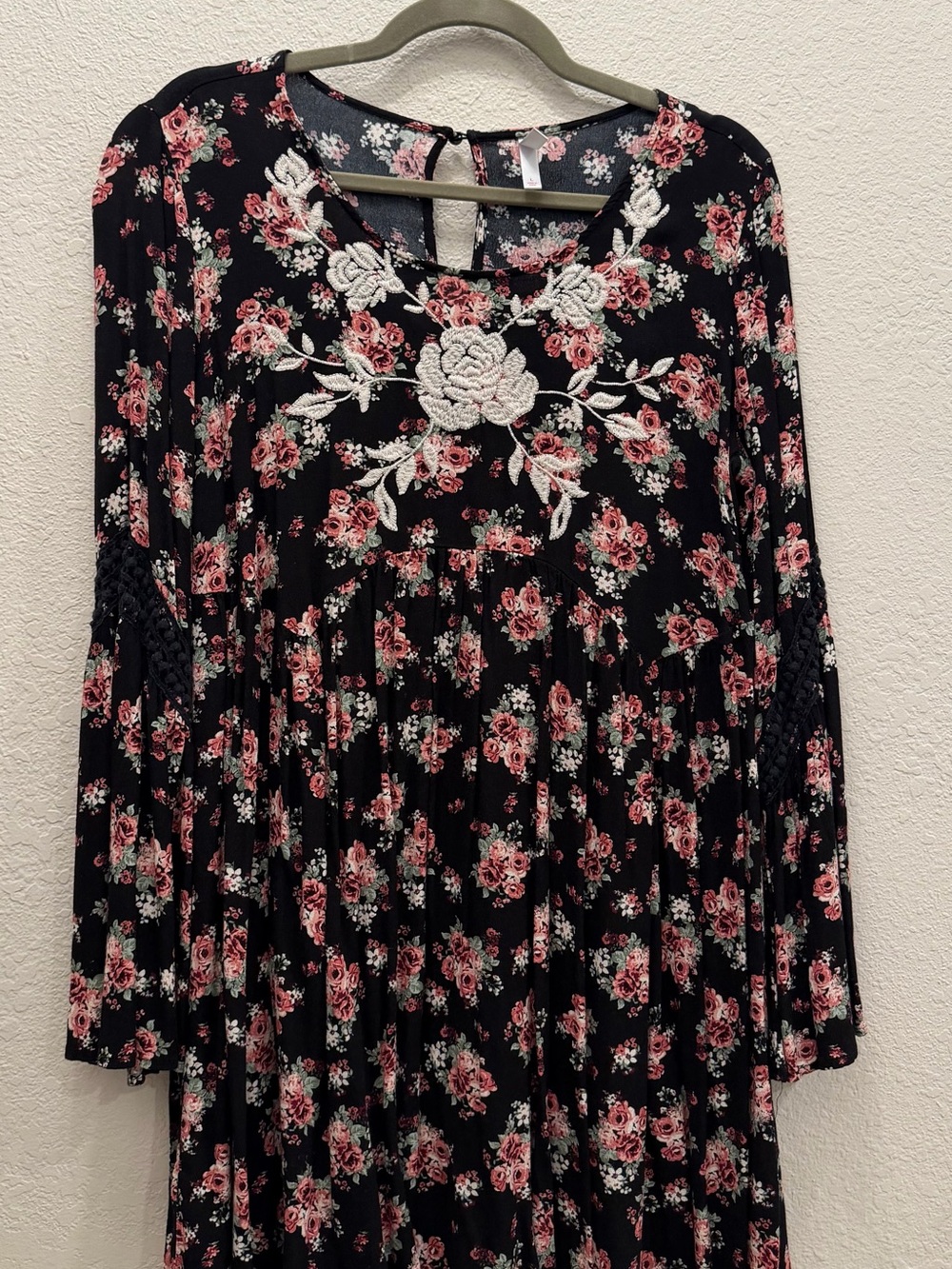 Xhilaration Floral Embroidered Bell Sleeve Dress Black Size Large